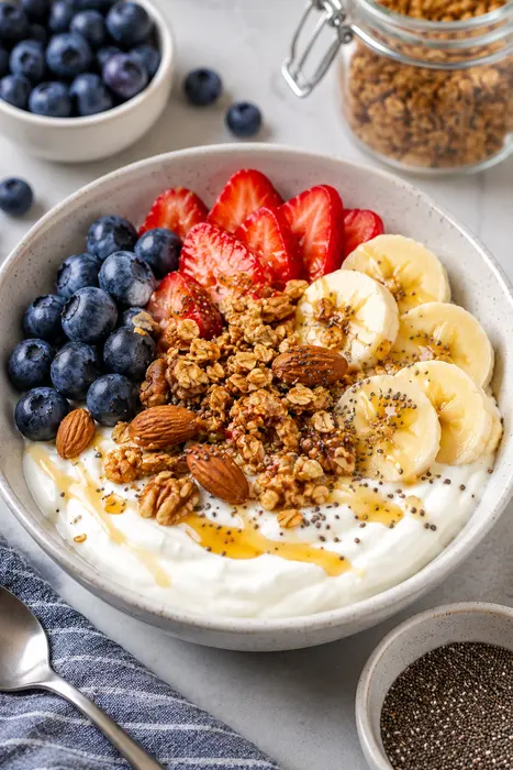 7 Healthy Greek Yogurt Breakfast Bowls for High-Protein Mornings